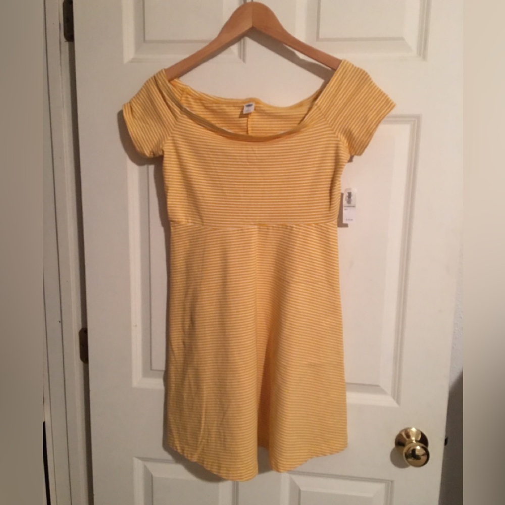 Old Navy NWT Yellow striped shirt sleeve dress. Size S.